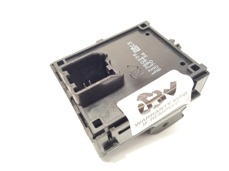 Recambio de mando elevalunas delantero izquierdo para opel adam (m13) 1.4 referencia OEM IAM 13360335  