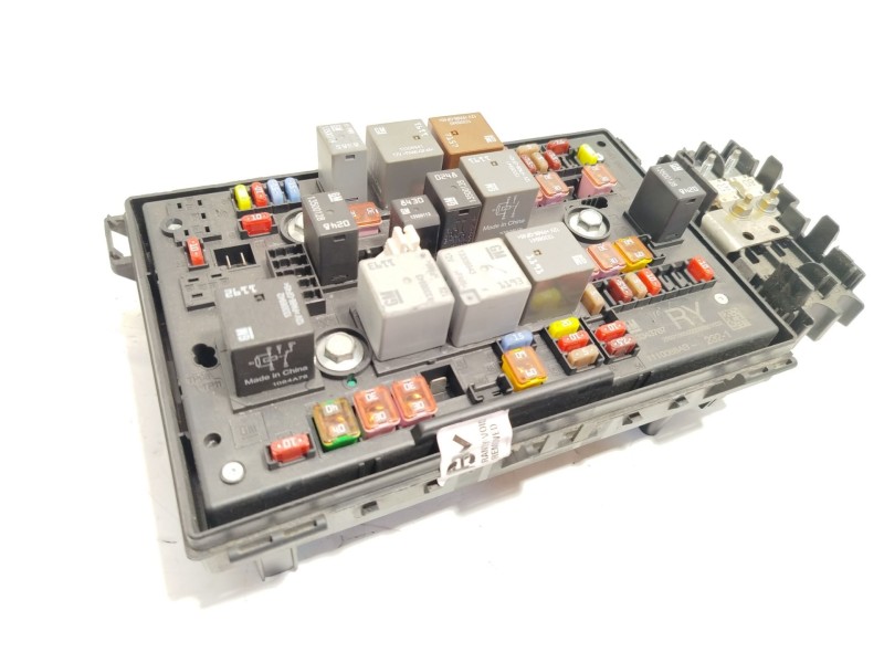 Recambio de caja reles / fusibles para opel astra j (p10) 1.7 cdti (68) referencia OEM IAM 13343767  