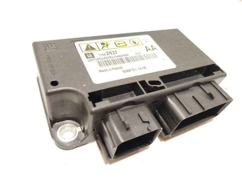 Recambio de centralita airbag para opel astra j (p10) 1.7 cdti (68) referencia OEM IAM 13582437  