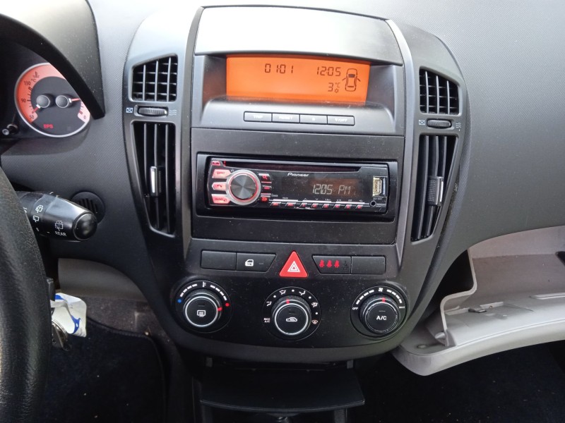 kia cee´d hatchback (ed) del año 2009