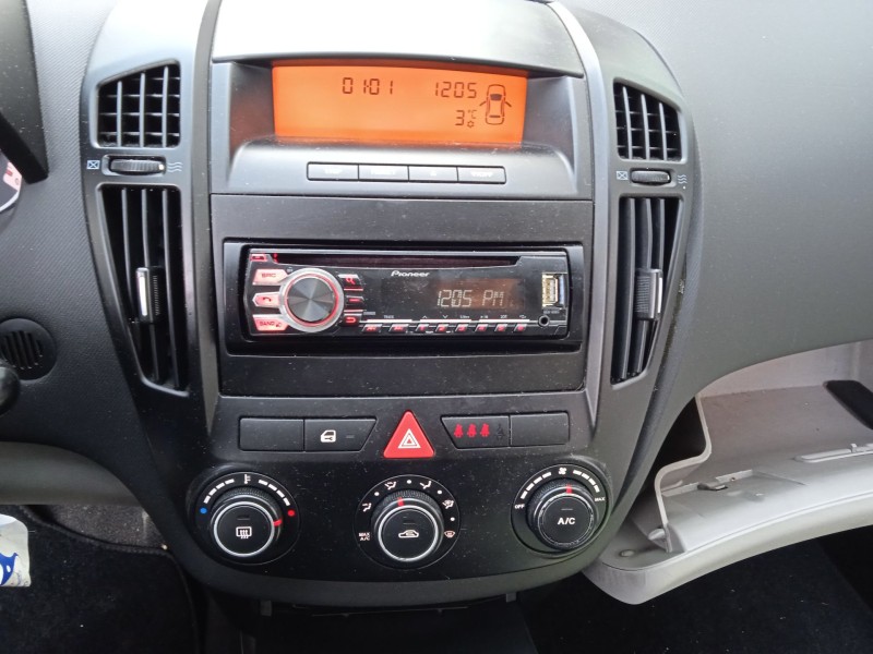 kia cee´d hatchback (ed) del año 2009