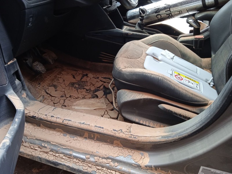 peugeot 2008 i (cu_) del año 2017