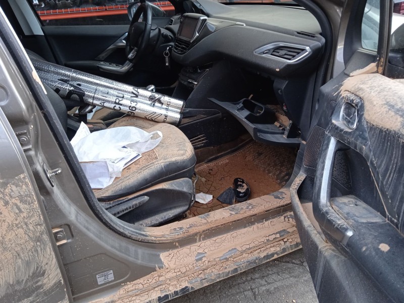 peugeot 2008 i (cu_) del año 2017