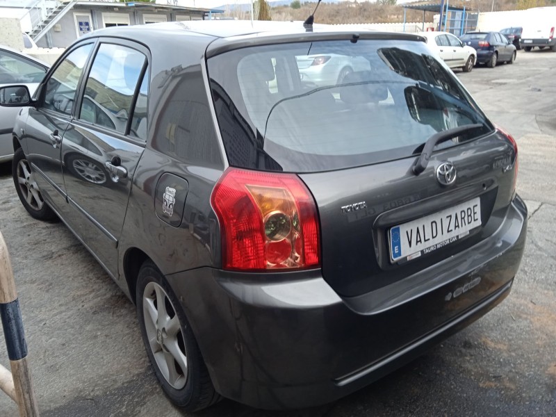 toyota corolla (_e12_) del año 2005