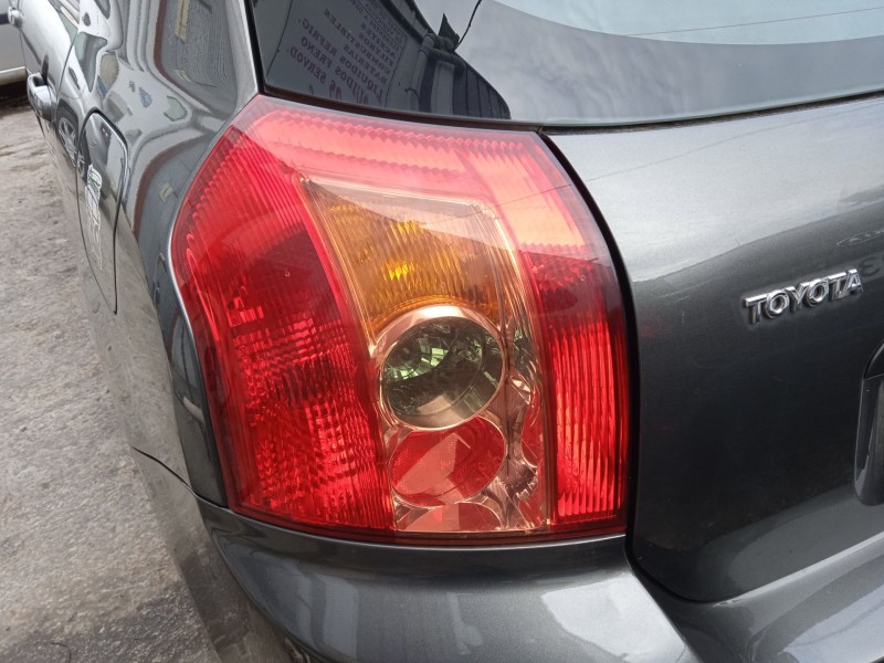 toyota corolla (_e12_) del año 2005