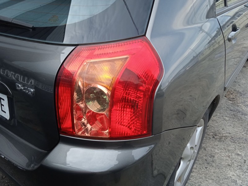 toyota corolla (_e12_) del año 2005