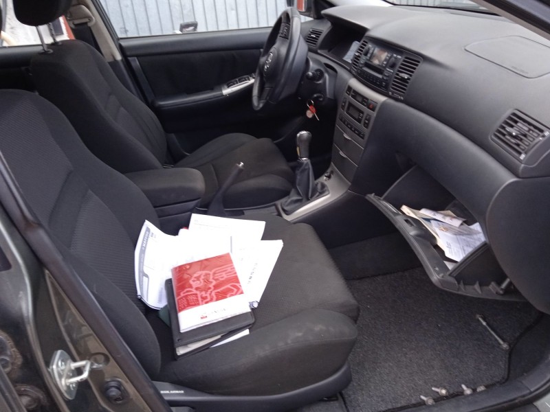 toyota corolla (_e12_) del año 2005