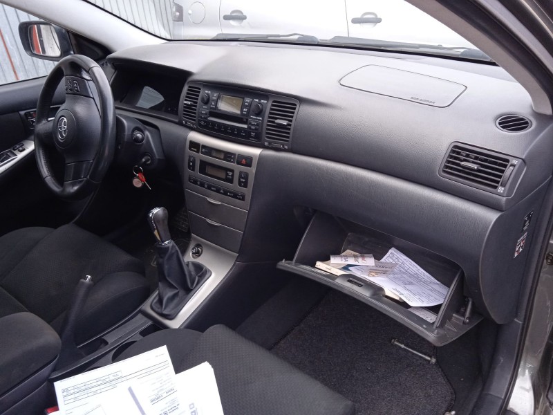 toyota corolla (_e12_) del año 2005