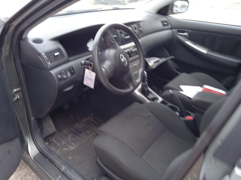 toyota corolla (_e12_) del año 2005