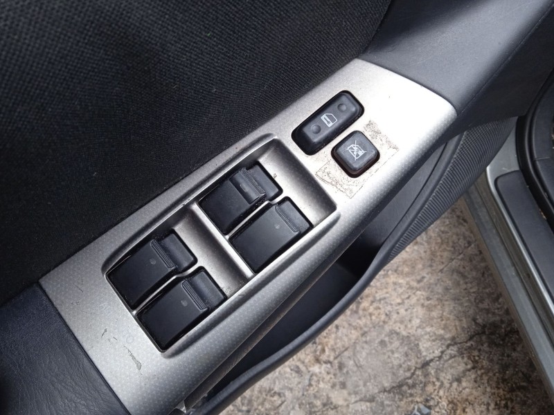 toyota corolla (_e12_) del año 2005