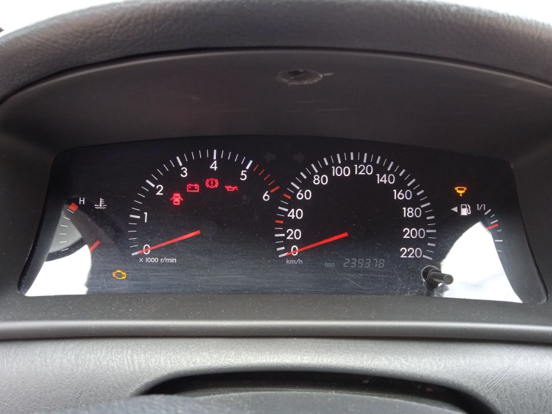 toyota corolla (_e12_) del año 2005