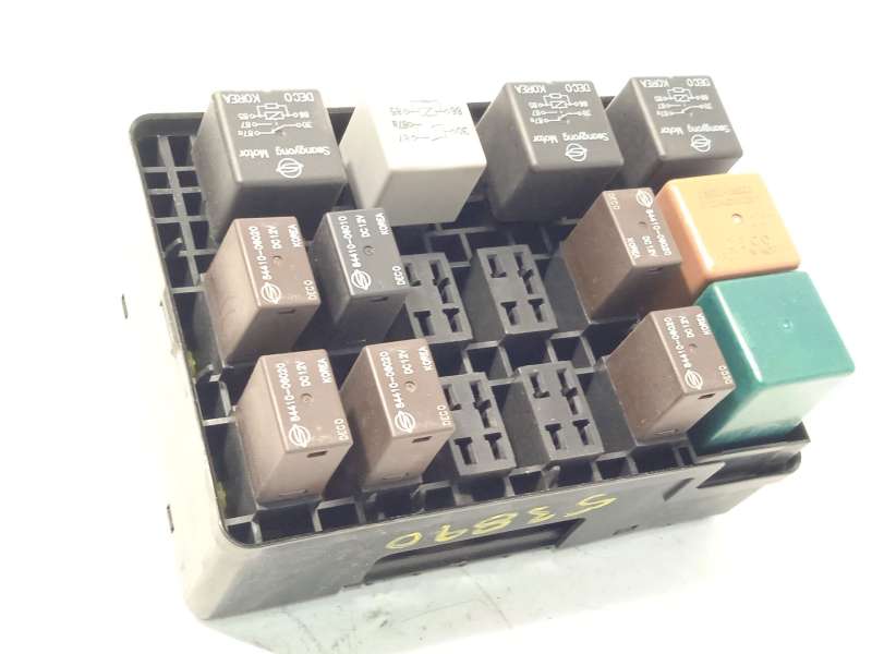CAJA RELES / FUSIBLES 8210108J72 