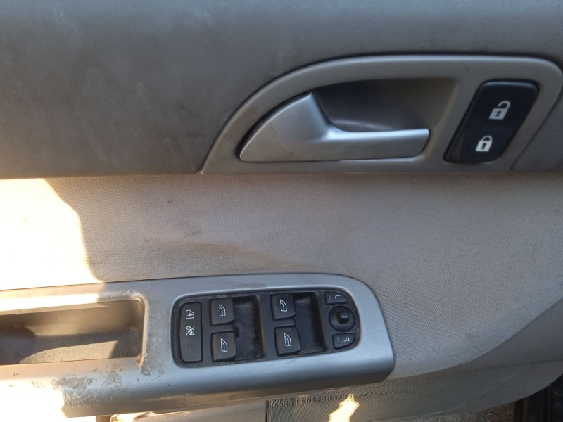 volvo v50 (545) del año 2005