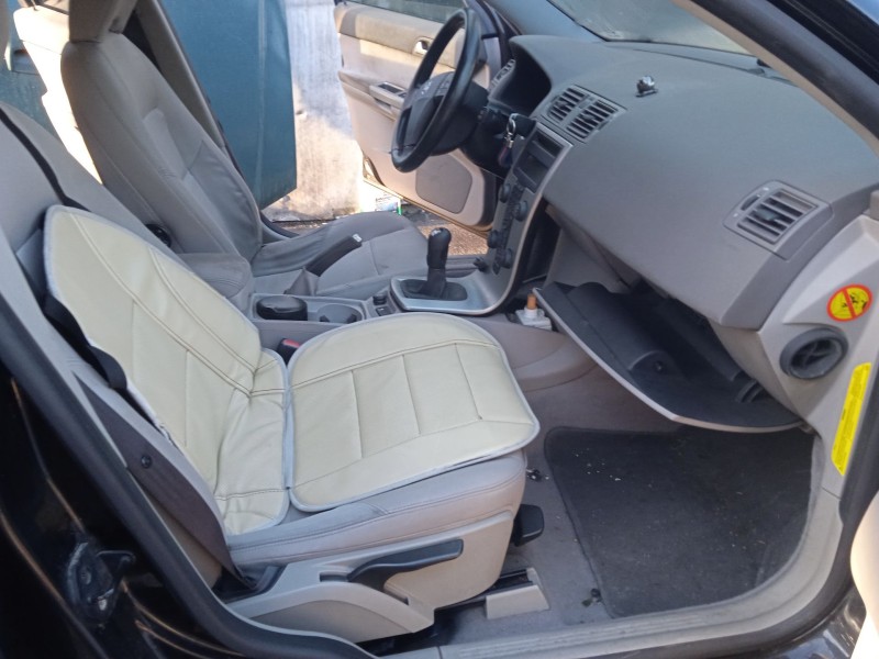 volvo v50 (545) del año 2005