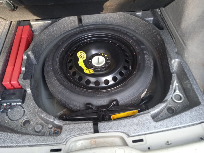 volvo v50 (545) del año 2005