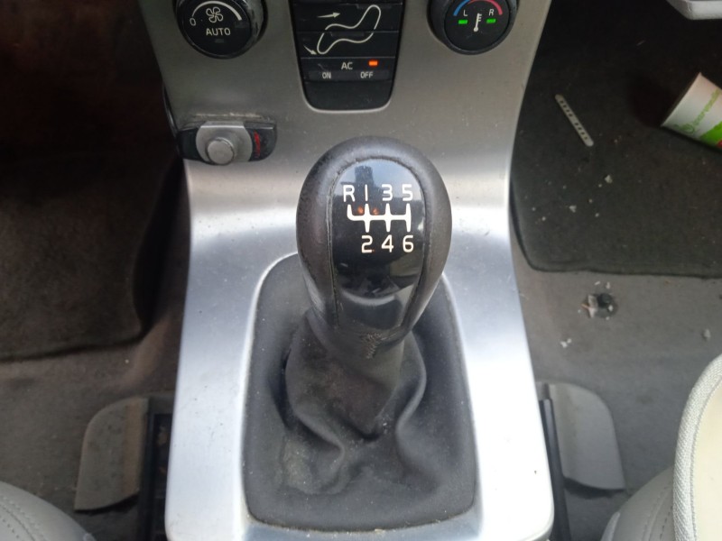 volvo v50 (545) del año 2005