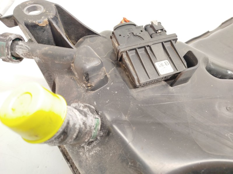 Recambio de deposito aditivo fap adblue para volkswagen t-roc (a11, d11) 2.0 tdi referencia OEM IAM 5Q0131877R 5Q0131969E 5Q0131