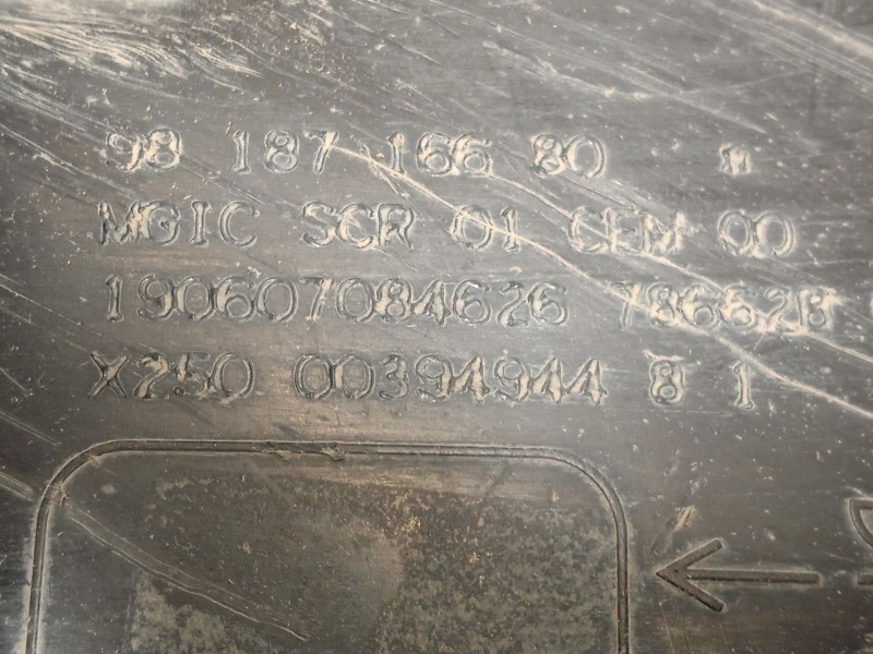 Recambio de deposito aditivo fap adblue para peugeot boxer furgoneta 2.0 bluehdi 130 referencia OEM IAM 9818716680  