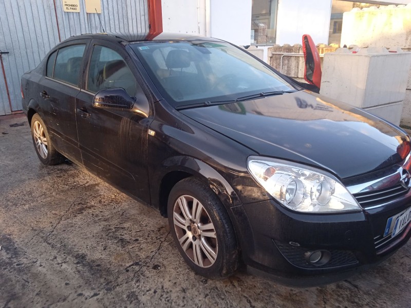 opel astra h sedán (a04) del año 2010