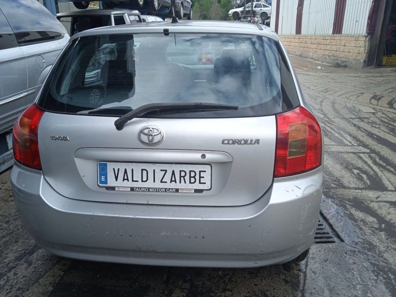 toyota corolla (_e12_) del año 2002