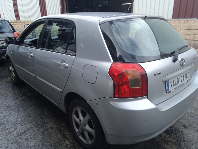 toyota corolla (_e12_) del año 2002