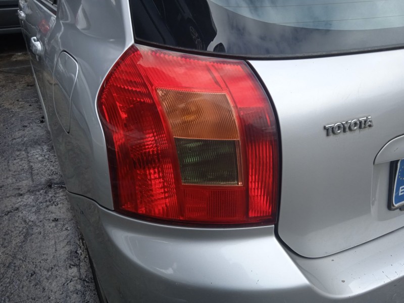 toyota corolla (_e12_) del año 2002