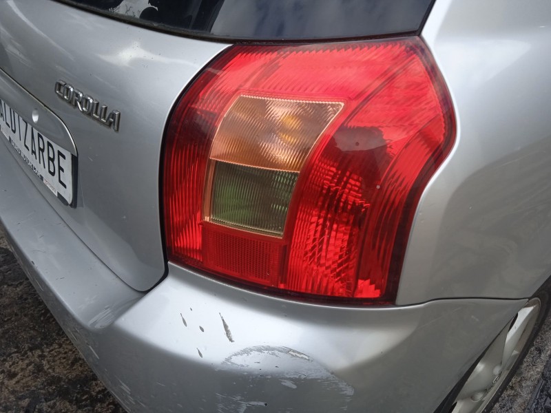 toyota corolla (_e12_) del año 2002