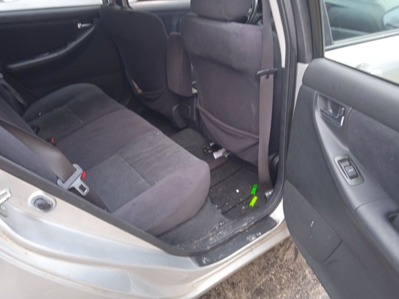 toyota corolla (_e12_) del año 2002