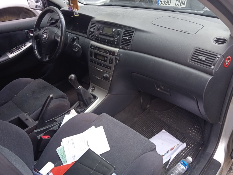 toyota corolla (_e12_) del año 2002