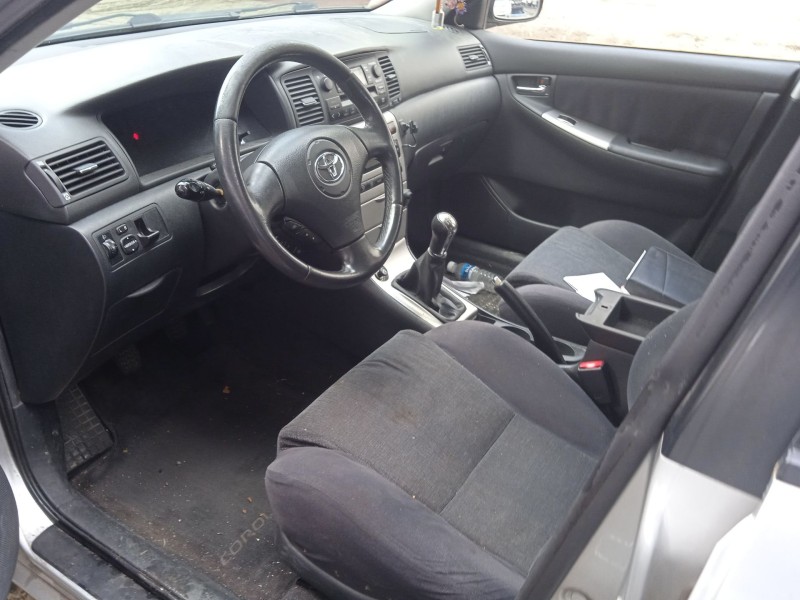 toyota corolla (_e12_) del año 2002