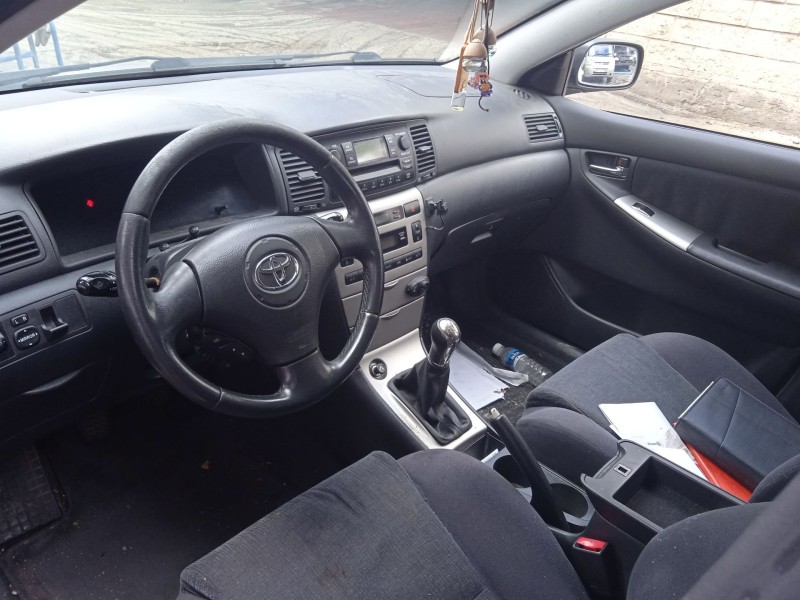 toyota corolla (_e12_) del año 2002