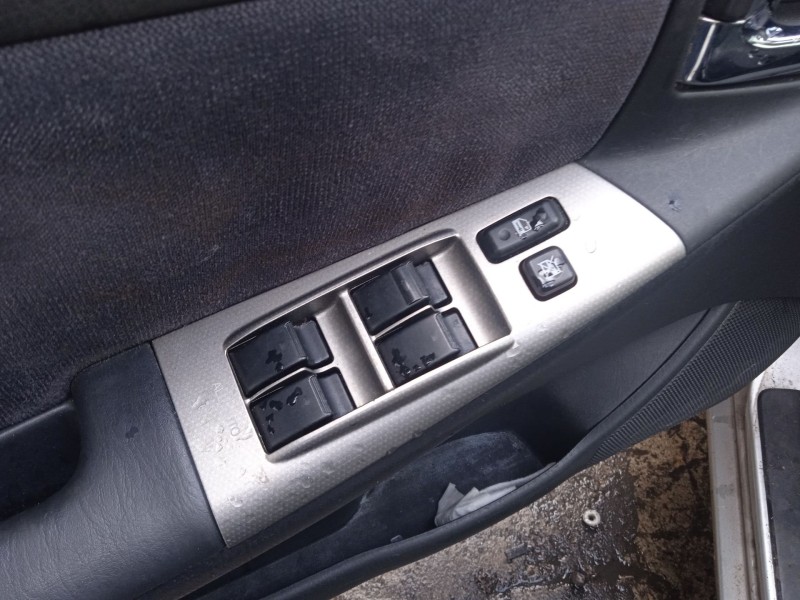 toyota corolla (_e12_) del año 2002