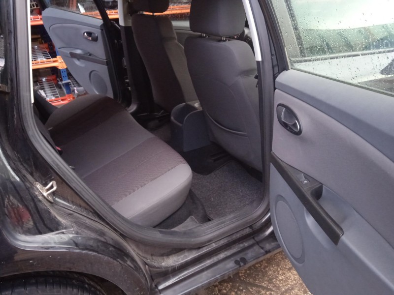 toyota corolla (_e12_) del año 2002