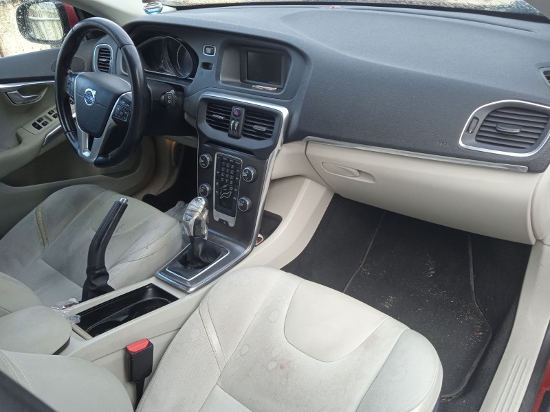 volvo v40 hatchback (525) del año 2013