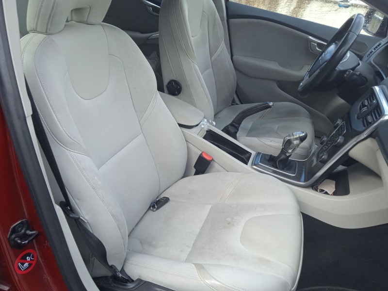 volvo v40 hatchback (525) del año 2013