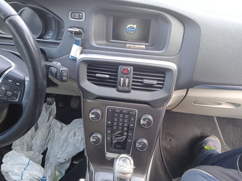 volvo v40 hatchback (525) del año 2013