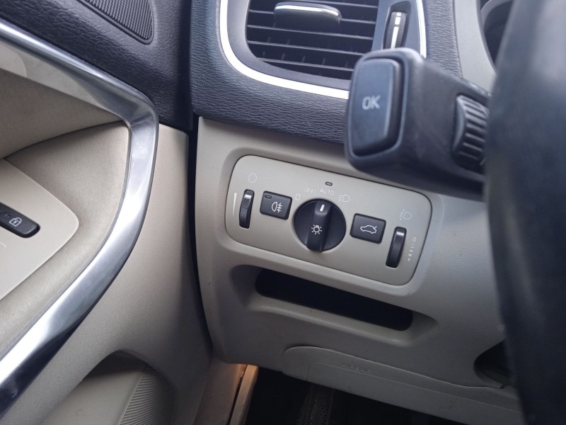 volvo v40 hatchback (525) del año 2013