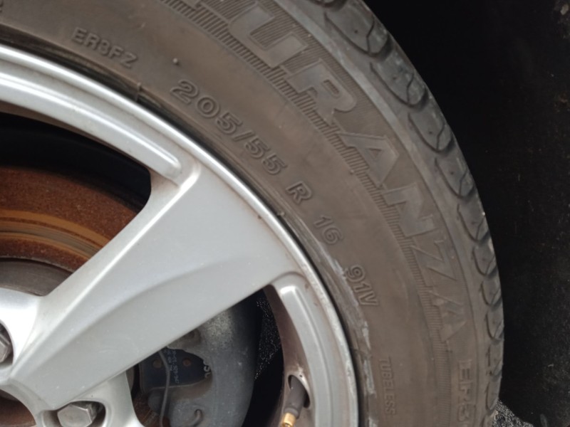 volvo v40 hatchback (525) del año 2013