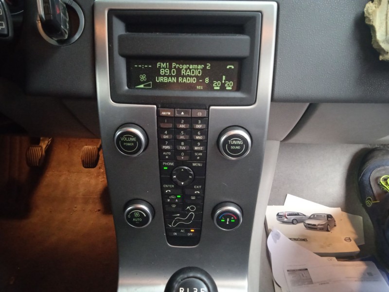 volvo v50 (545) del año 2010