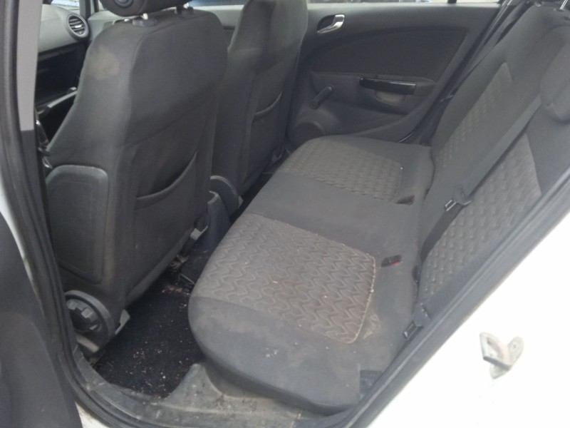 opel corsa d (s07) del año 2013