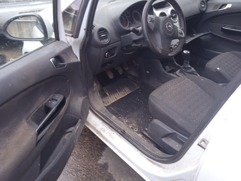 opel corsa d (s07) del año 2013