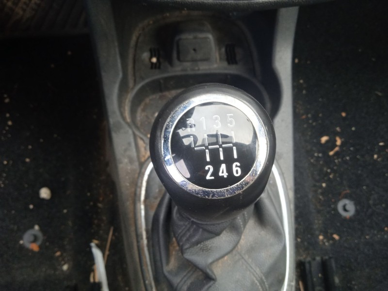 opel corsa d (s07) del año 2013