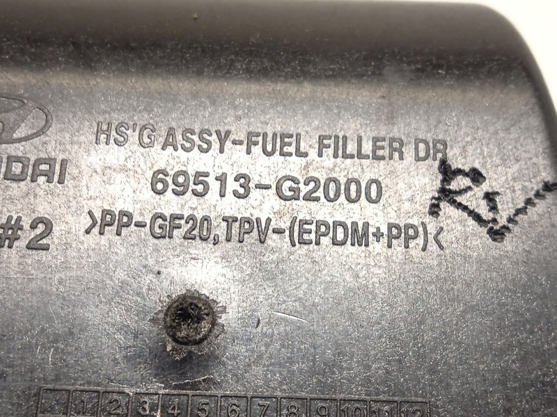 Recambio de tapa exterior combustible para hyundai ioniq (ae) 1.6 gdi hybrid referencia OEM IAM 69513G2000 69510G2000 