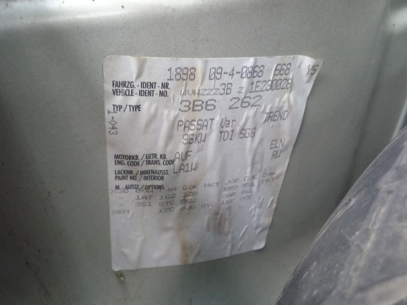 volkswagen passat b5.5 variant (3b6) del año 2001