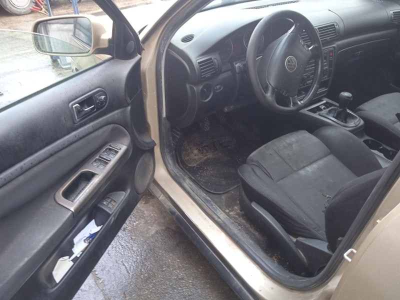 volkswagen passat b5.5 variant (3b6) del año 2001