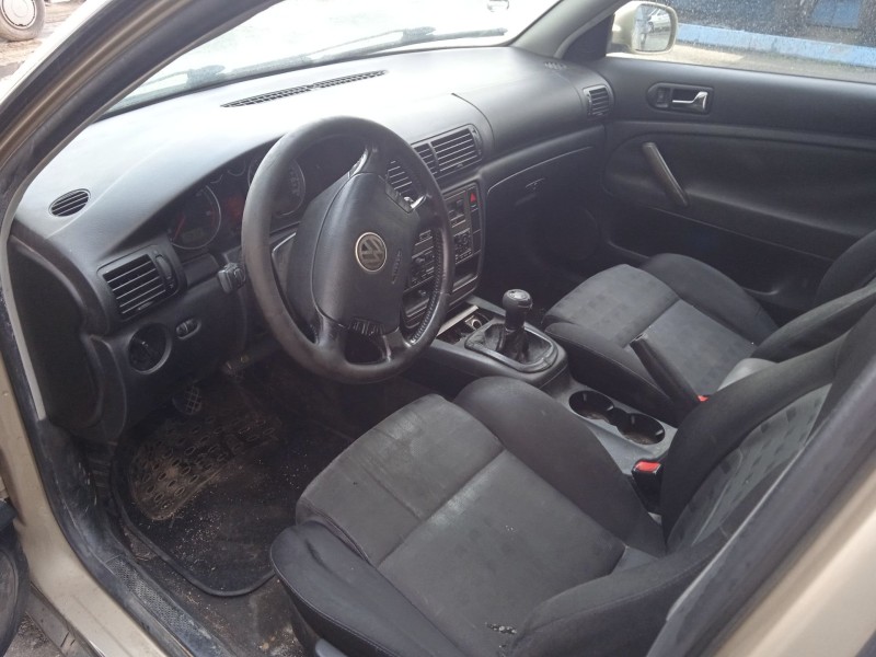 volkswagen passat b5.5 variant (3b6) del año 2001