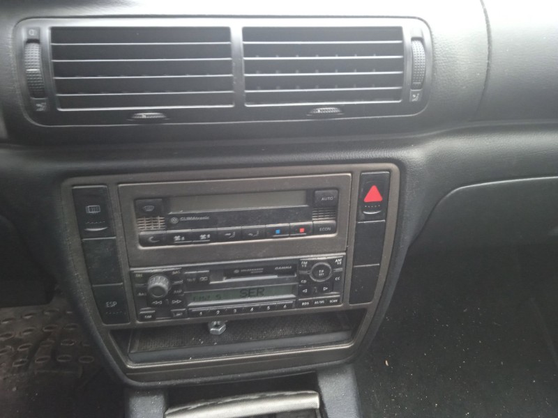 volkswagen passat b5.5 variant (3b6) del año 2001