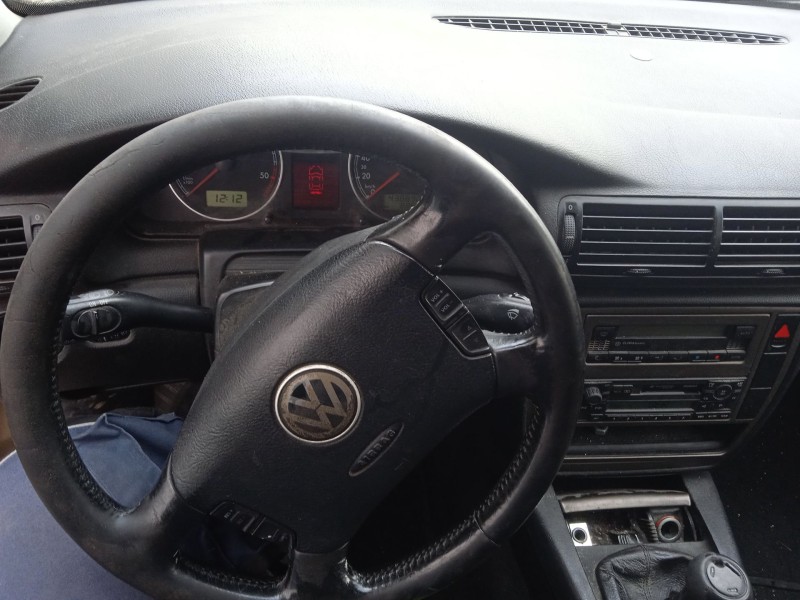 volkswagen passat b5.5 variant (3b6) del año 2001