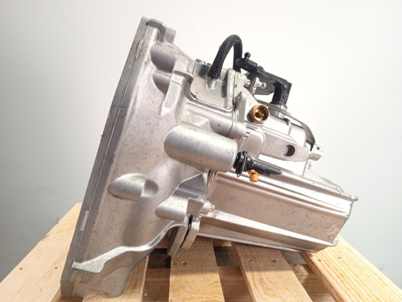 Recambio de caja cambios para dacia sandero iii 1.0 tce 90 referencia OEM IAM JT4004 320107520R 