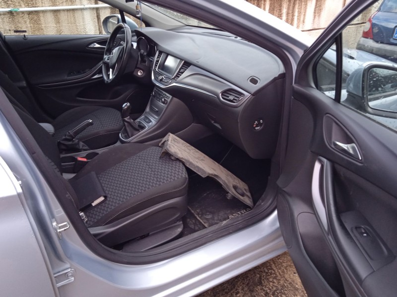 opel astra k sports tourer (b16) del año 2017